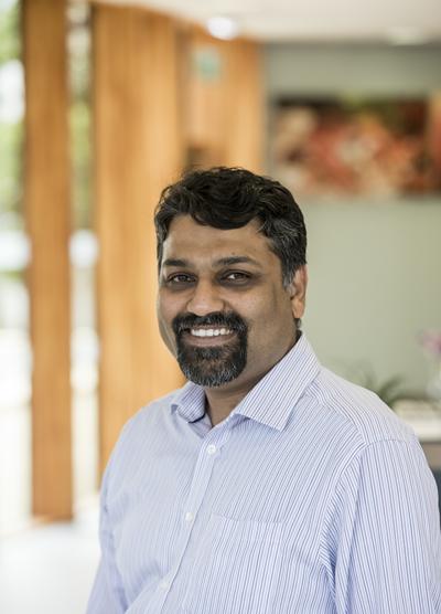Professor Sumeet Mahajan's photo
